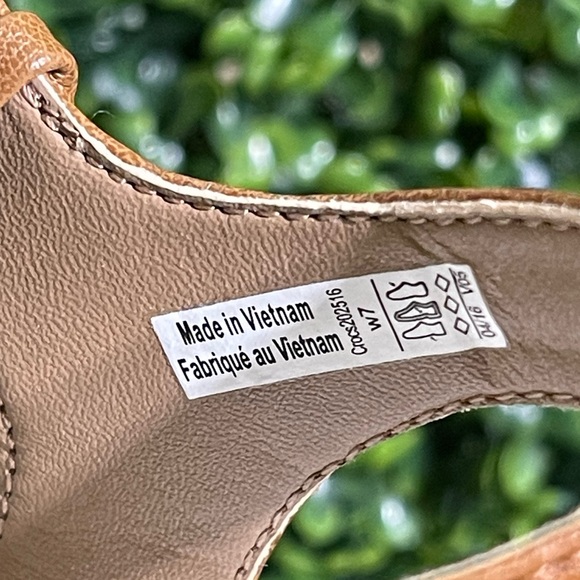 NWOT Crocs 7 Leigh Wedge Sandals - Picture 6 of 12